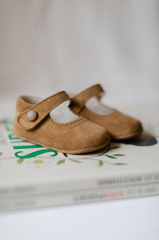 Mary Jane pram shoes in camel
