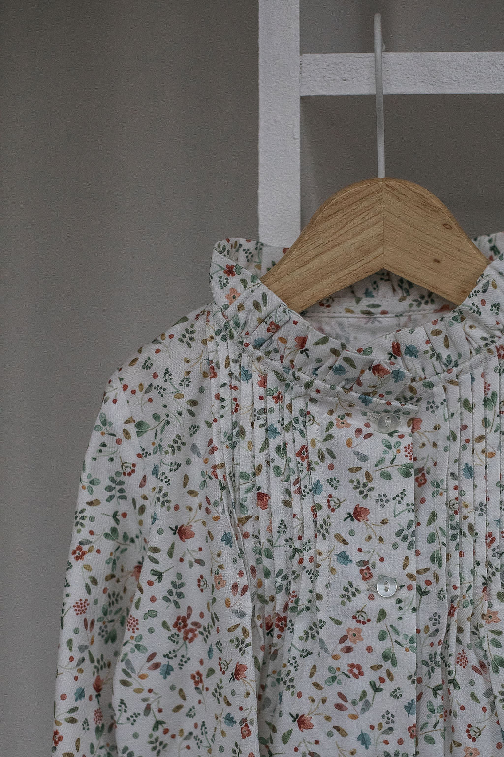 Ruffle collar blouse