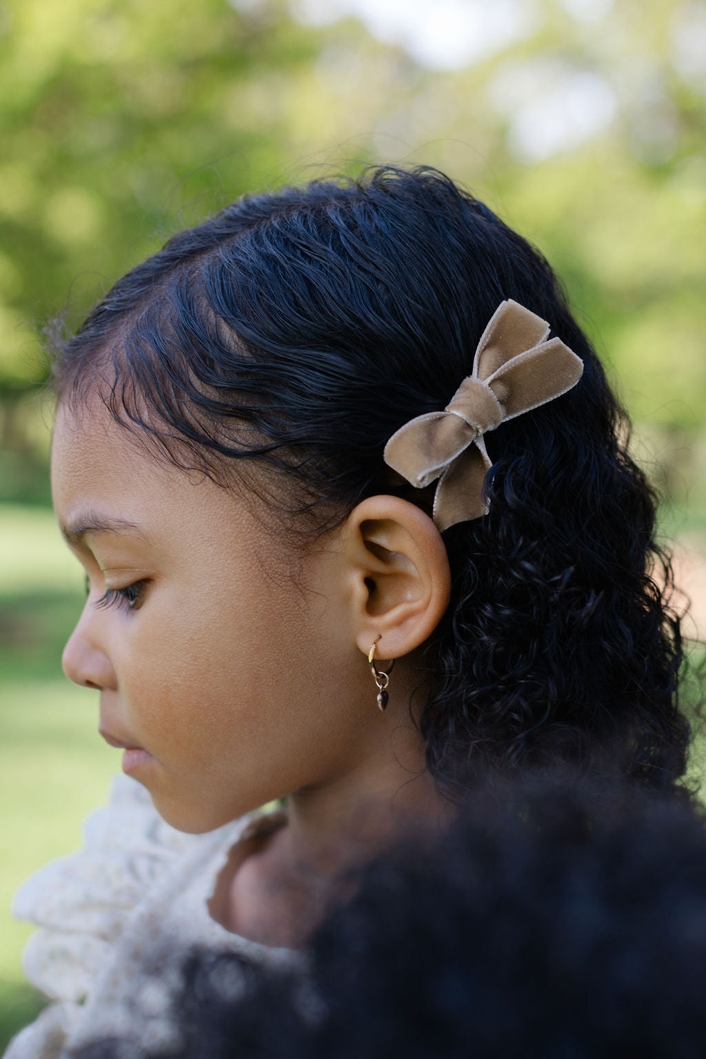 Bow velvet hairclip
