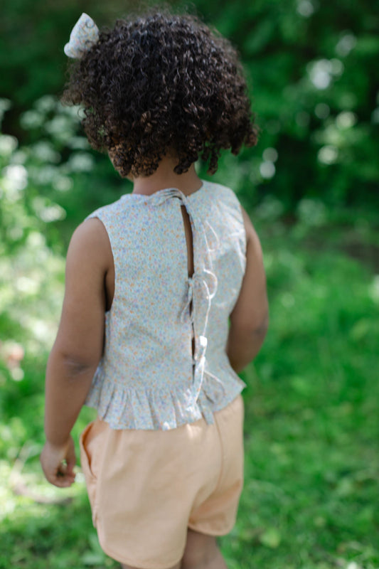 Bow-tie sleeveless shirt