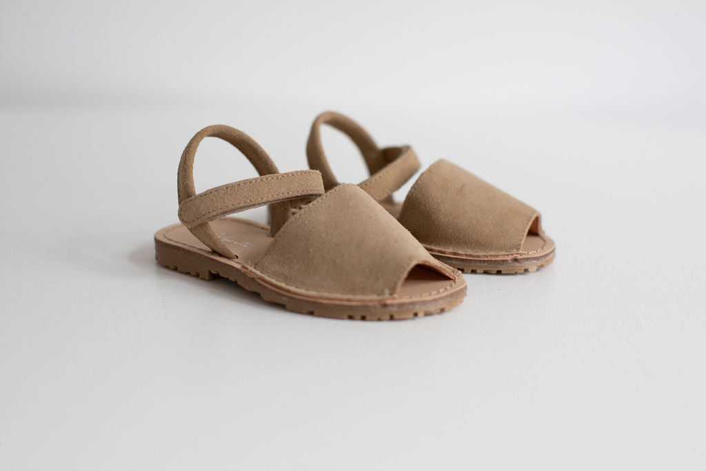 Menorcan sandals in nude