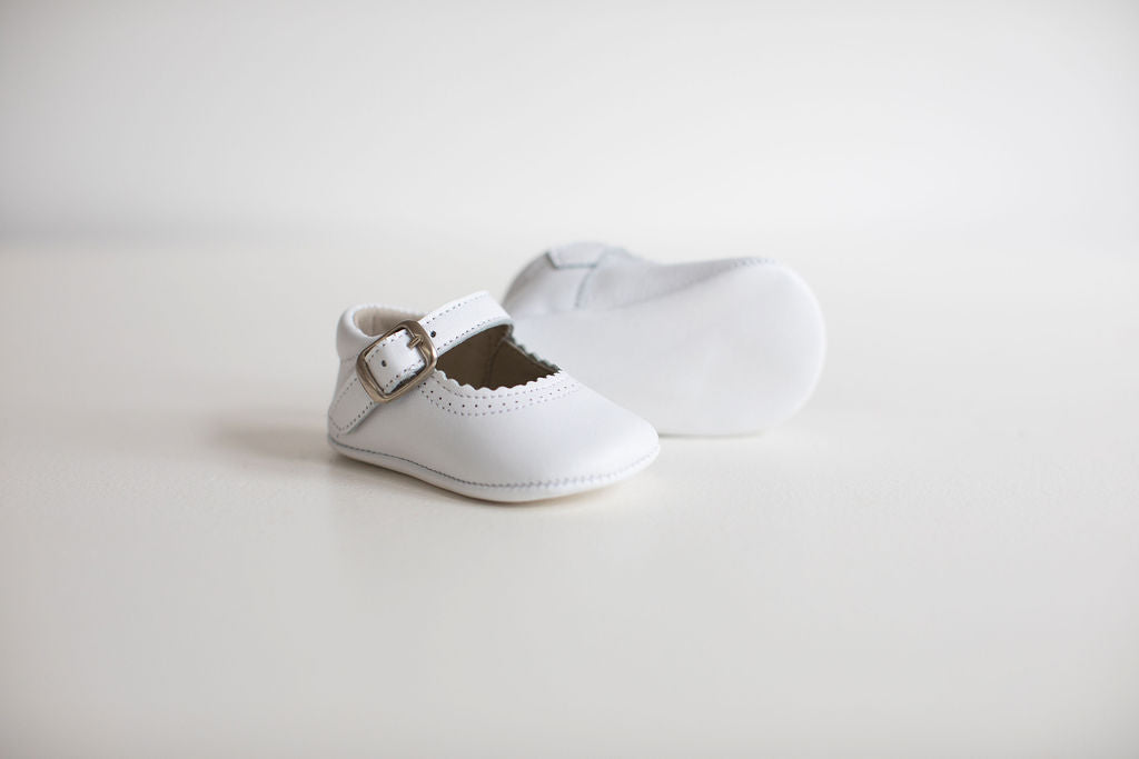 Mary-Jane pram shoes in white