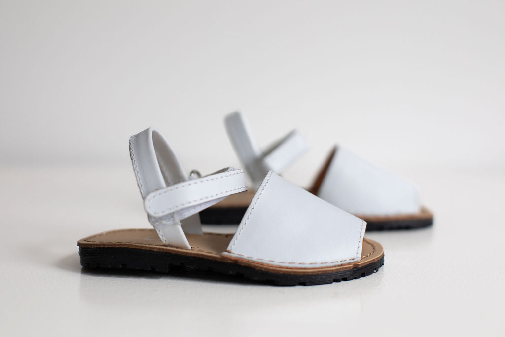 Menorcan sandals in white