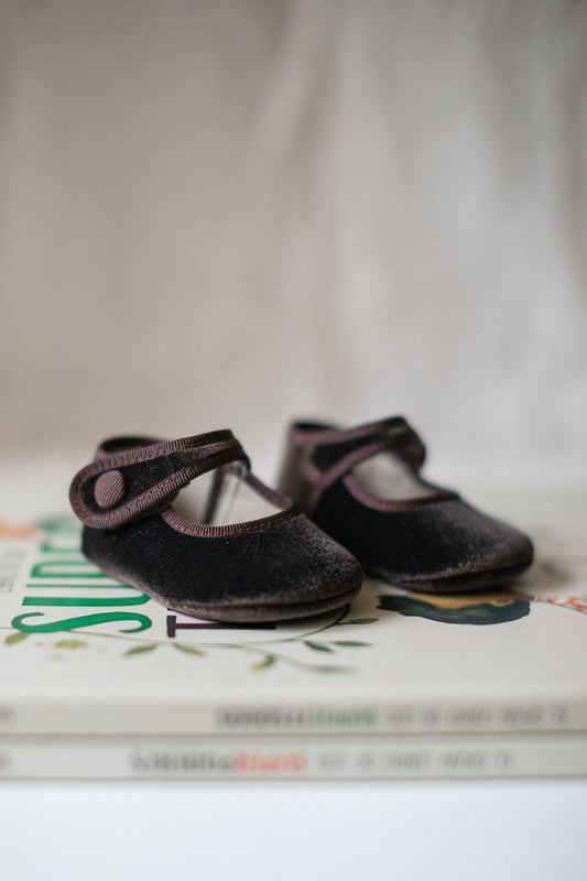 Mary Jane pram shoes in chocolate velvet