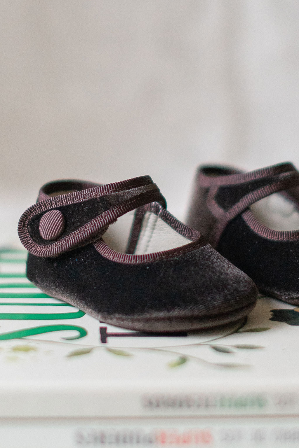 Mary Jane pram shoes in chocolate velvet