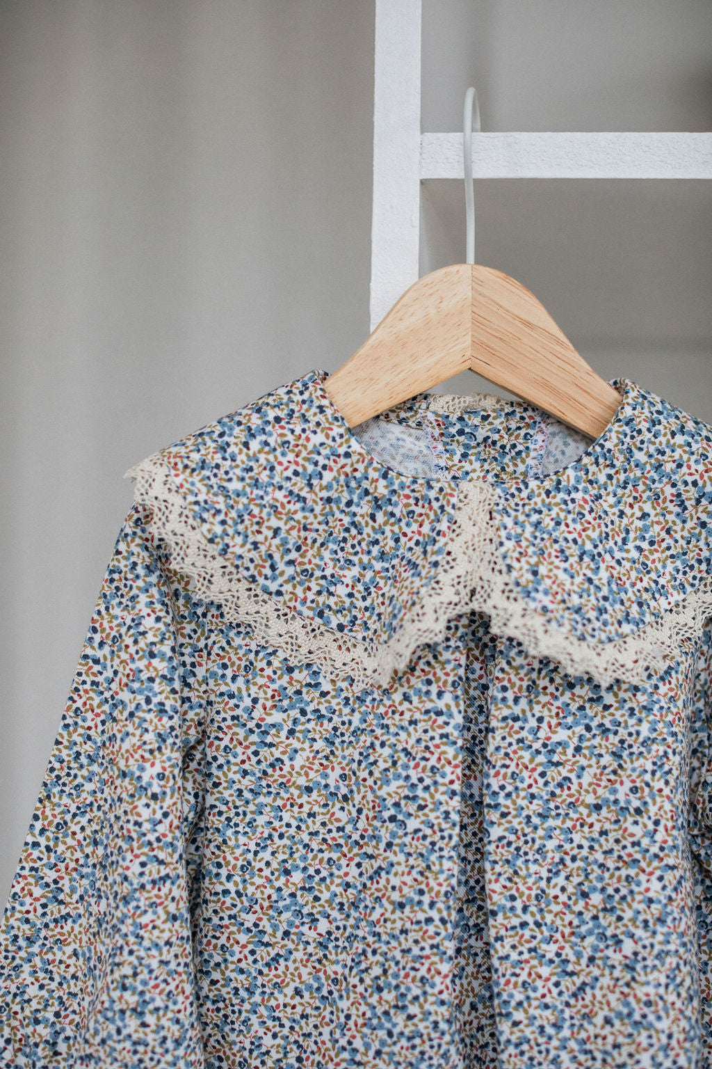 Floral Peter Pan blouse