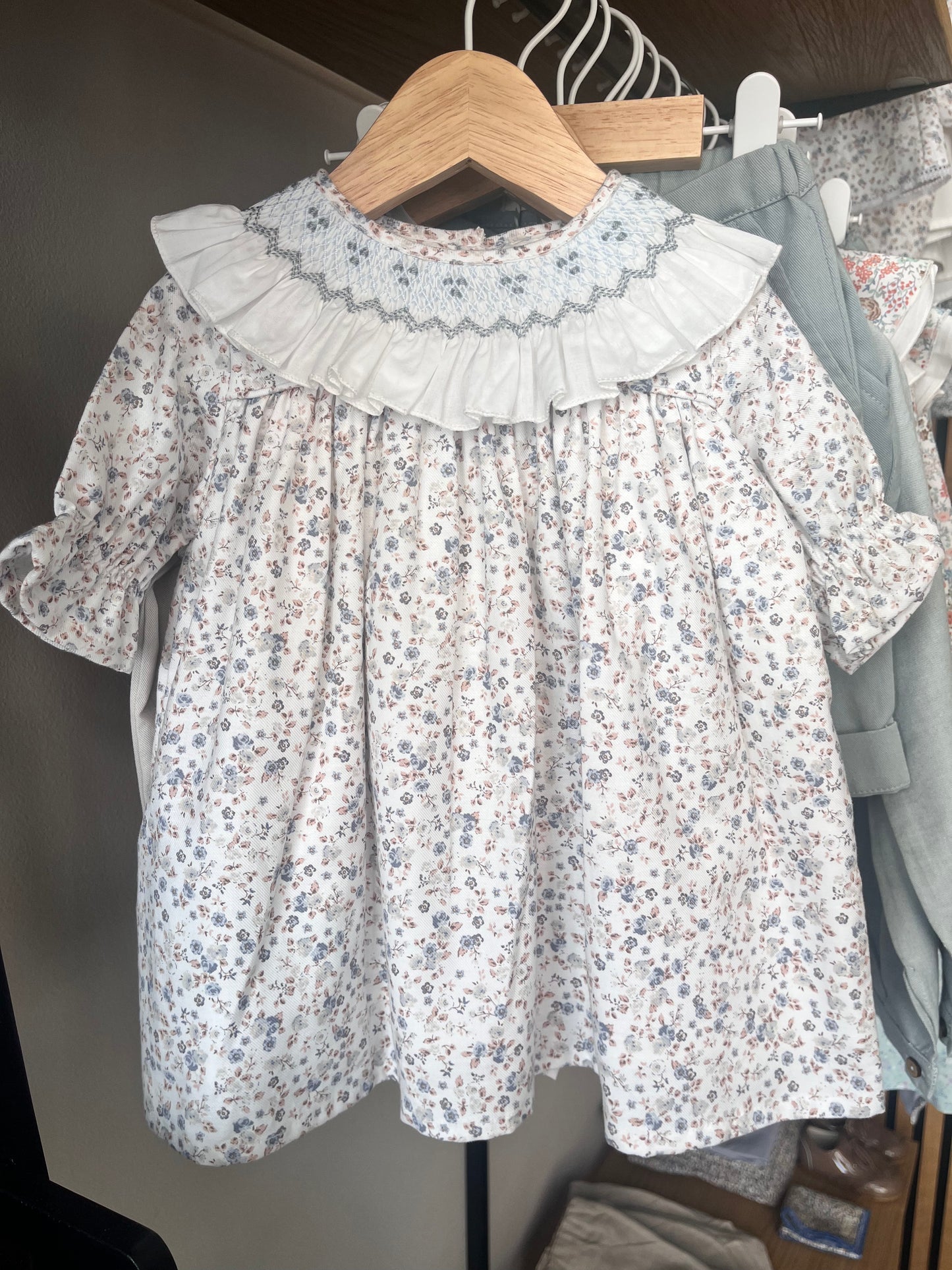 Embroidered collar dress