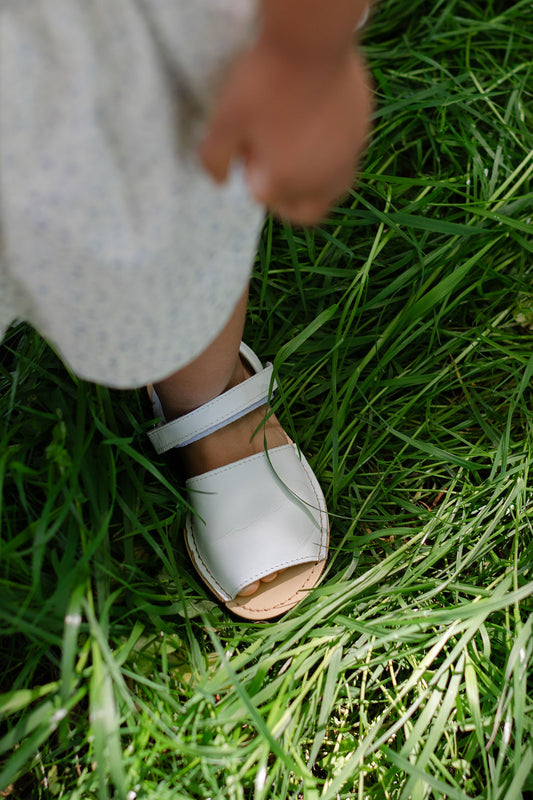 Menorcan sandals in white