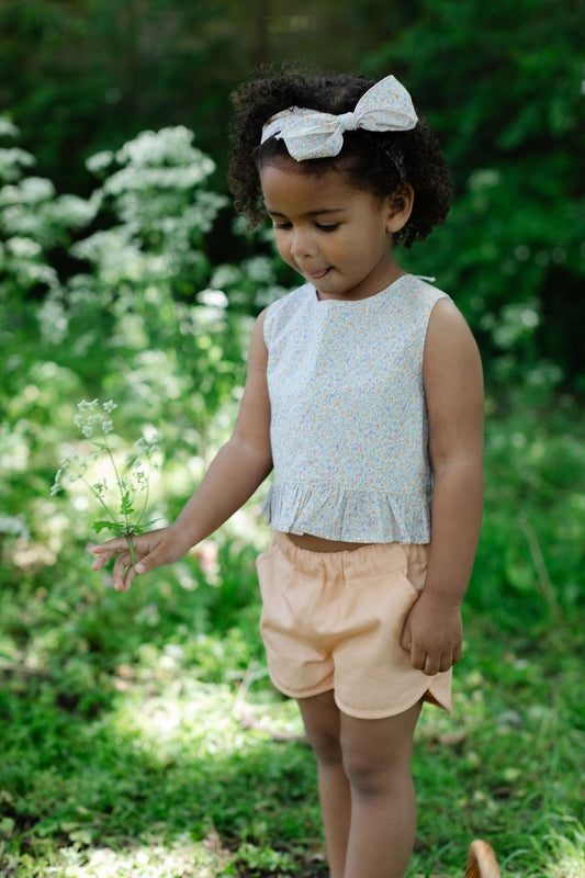 Bow-tie sleeveless shirt