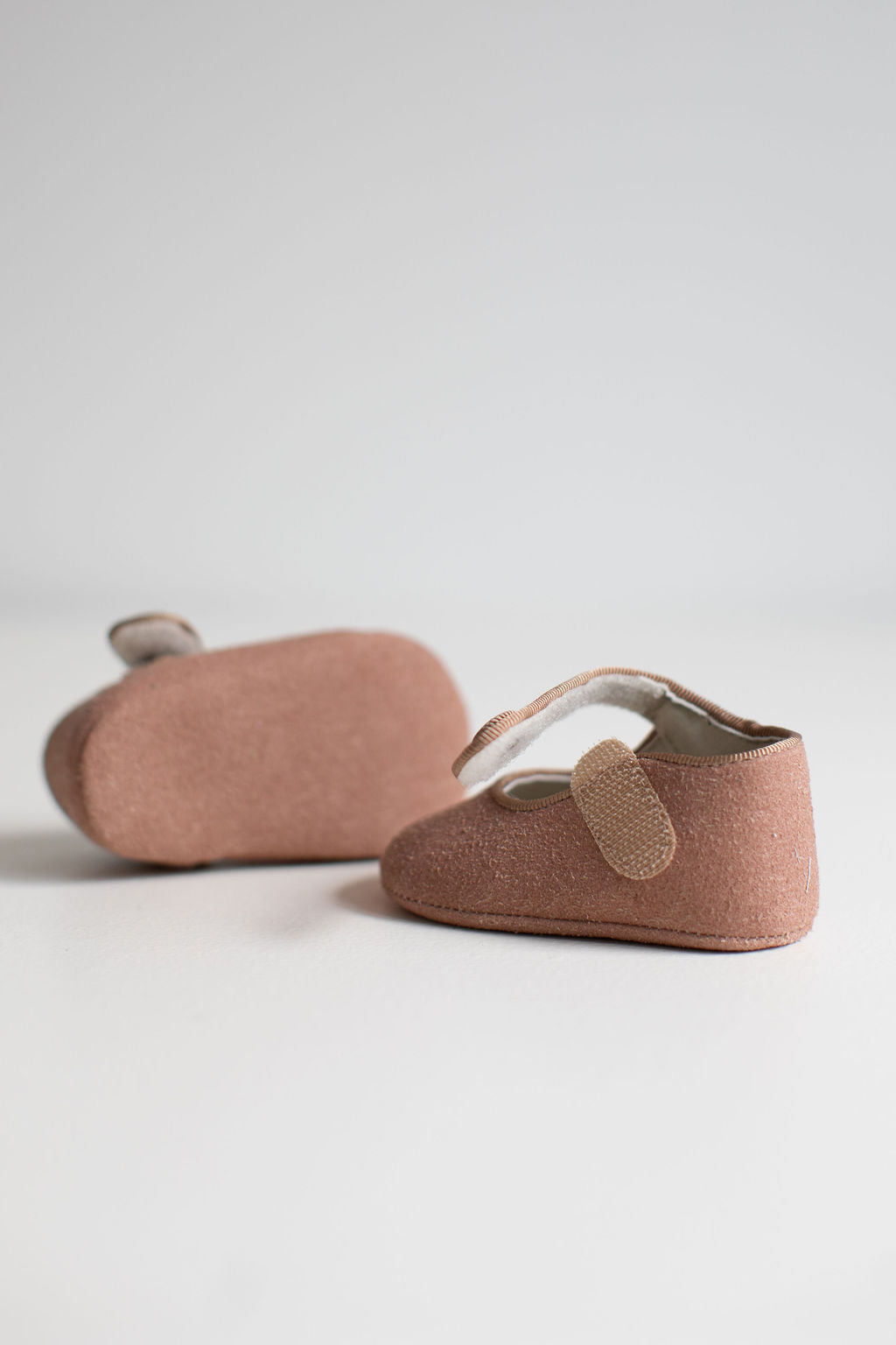 Mary Jane pram shoes in nude