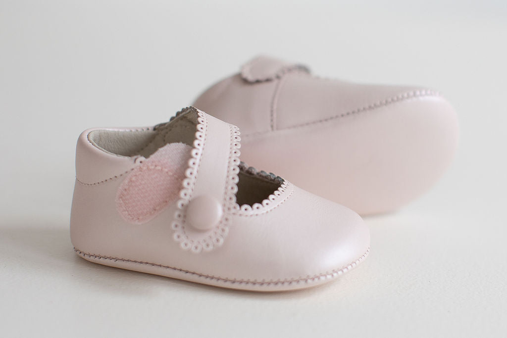 Mary-Jane pram shoes in pearly pink