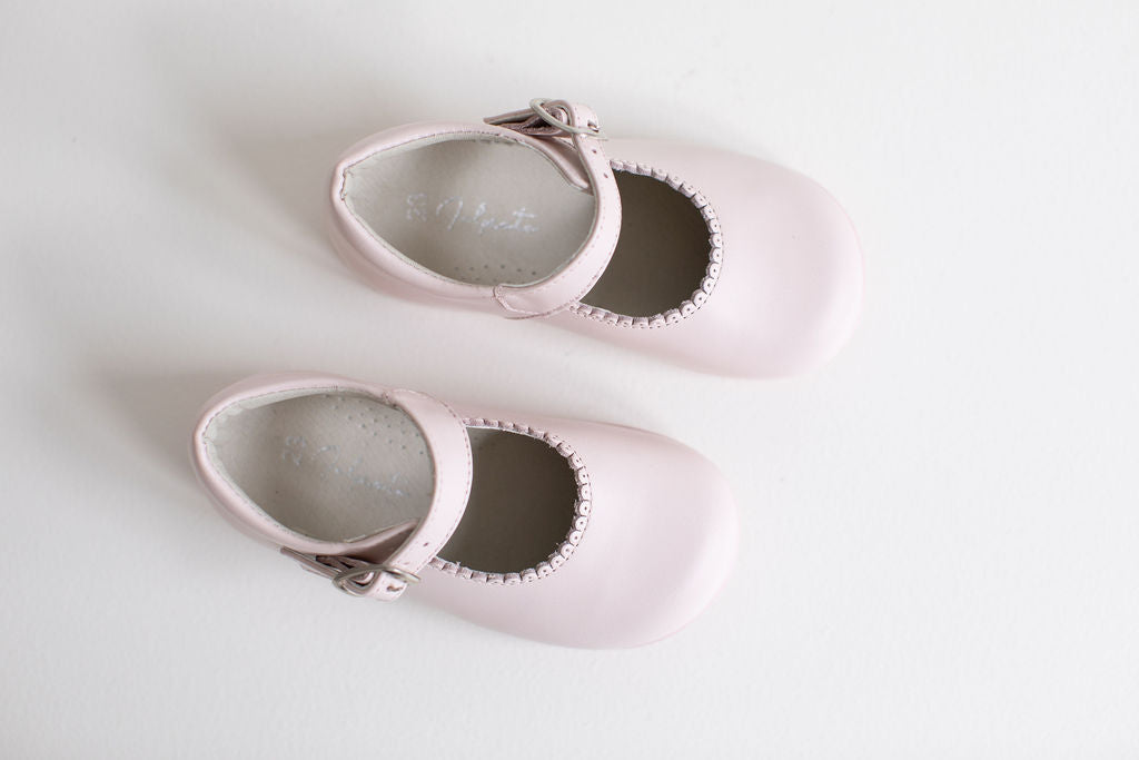 Mary Jane shoes in pink